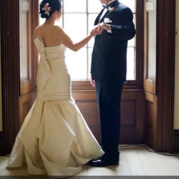 Custom wedding dress - Picture 5 of 9